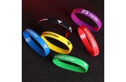 China Customized Solid Silicone Wristbands For Advertising Personalized Silicone Bracelet Promoting Business Event Wristband supplier