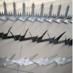 Single Razor Sharp Block Wall Security Spikes PVC Coated for sale