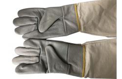 China High Quality White Cowskin Bee Glove With Thick Cuff supplier