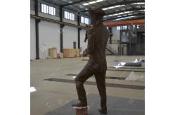 China Life Size Customized Casted Bronze Figure Statue Monument Statue supplier