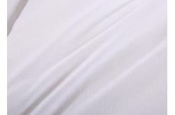 China Cozy Hotel Bed 85gsm 7Dx64mm Polyester Comforter Set supplier