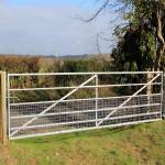 Galvanized N Style Cattle Fence Panel 5ft Wire Mesh Farm Gate Fence Panel for sale