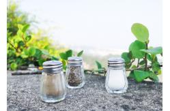 China 10ml Capacity Modern Glass Salt and Pepper Shaker Set with Grinder and Condiment supplier