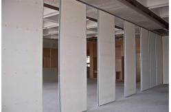 China Customized Foldable Movable Hanging Partition Walls 6 Meters Height supplier