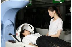 China Painless Non Surgical Spinal Decompression System Cervical Decompression Machine supplier