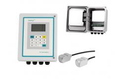 China Chemical Clamp On Ultrasonic Flow Meter With Non Invasive Transducers supplier