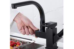 China Siliver Black Household Pull Out 360° Pressurized Sprayer Sink Faucet supplier