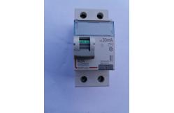 China Fixed Red Copper Texture RCCB Circuit Breaker IP20 Protection supplier