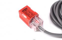 China Red PNP Proximity Switch High Reliability With Multiple Protection Function supplier
