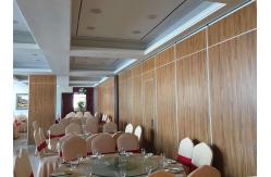 China Top Hanging System Aluminium Sliding Track Foldable Wall Moving Office Partition Walls supplier
