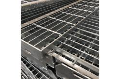 China Nosing Steel Stair Treads Grating / Steel Grating Platform Slip Resistance supplier