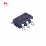 TPS2553QDBVRQ1  Semiconductor IC Chip High-Speed USB Power Switch With Over-Current Protection for sale
