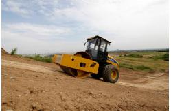 China ISO 2200r/Min Earth Compactor Roller Machine Heavy Duty Construction Machinery supplier