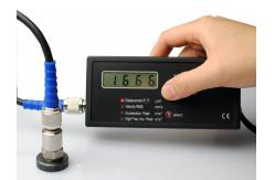 China Portable Vibration Tester True RMS Measurement Measuring Vibration Velocity , Displacement supplier