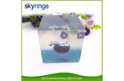 China Folk Art Flower Paperweight  Transparent Acrylic Paperweight Sample Available supplier