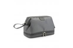 China Double Layers Men Travel Wash Portable Waterproof Polyester Cosmetic Bag supplier