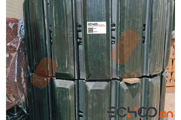 High Strength Hitachi EX70 Mini Excavator Tracks With Black Rubber Pads