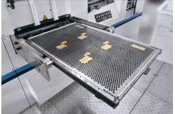 China Flatbed Printer Automatic Foil Stamping And Die Cutting Machine 1060 X 760mm supplier