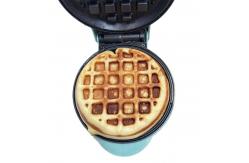China Sandwich Breakfast Mini Waffle Maker Non Stick Coating Surface Electric Personal Snack Maker supplier
