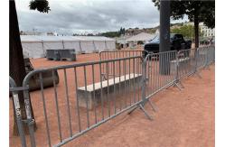 China Bridge Shaped Foot 2.5m Crowd Control Fencing For Road Security supplier