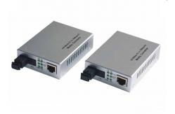 China 10 / 100M fiber optic ethernet converter , single mode media converter supplier