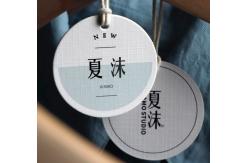 China Exquisite CMYK 1mm Custom Round Hang Tags For Clothing 60x60mm supplier