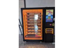 China Large Screen Vending Machine Coffee Bean Slim Drinks Ice Maker supplier