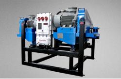 China Decanter Certrifuge 2UM 3000G Solid Control Equipment Drilling supplier