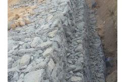 China 60x80mm Stone Cage Wire Mesh Low Carbon Steel Riverbed Stabilization Gabion Pad supplier