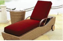 China Waterproof Cane Sun Lounger , Resin Wicker Chaise Lounge Set supplier