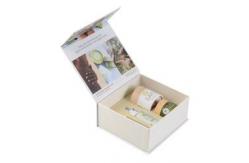 China Elegent Square Cosmetic Packaging Box Foldable Magnetic Gift Box supplier
