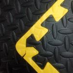 Yellow Borders 85kg/Cbm 2 X 2 Interlocking Foam Mats for sale