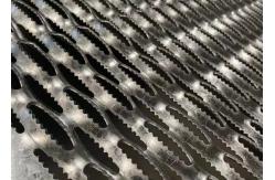 China Aluminum And Mild Carbon Punched Galvanised Walkway Grating 0.3MM- 8MM Thickness supplier