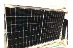 China 60HV Jinko Monocrystalline Silicon Half Solar Panels supplier