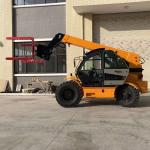 Variable Reach Rough Terrain Forklifts Hydraulic Cylinder Low Fuel Consumption