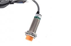 China IP67 Capacitive Proximity Switch Red LED Detect Sensor Working Status supplier