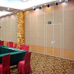 Interior Commercial Furniture Soundproof Door Aluminium Partition Wall For Meeting Room for sale