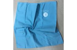 China Classic Folded Stitched Edges Suede Microfiber Towel Super Absorbent supplier
