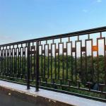 Elegant Balustrades Handrails Horizontal Slats Metal Fence Long Service Life