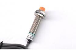 China High Durability Inductive Sensor M12 Polyfunctional IP67 Protection Structure supplier