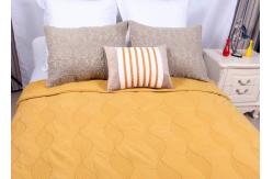 China Cotton Plain Dyed Yellow Quilted Bedspread , Embroidered Hotel Collection Coverlet supplier
