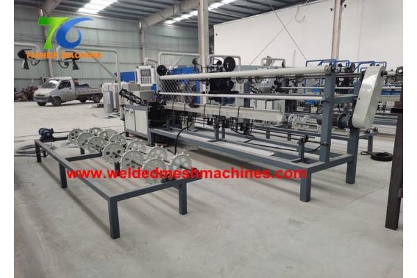 4000mm Width Fully Automatic Chain Link Fence Machine CNC PLC Controller