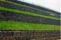 China Impact Resistance And Permeability Control Hillside Retaining Wall 80x100mm supplier
