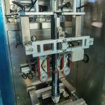 Factory Price Automatic Weighing Nitrogen Quinoa Potato Chips Banana Chips Packing Machine