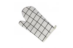 China Baking Kitchen Tools And Utensils Oven Mitts Microwave Insulation Mat supplier