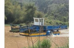 China Small Semi Automatic Cleaning Boat Can Work Continuously For 12 Hours supplier