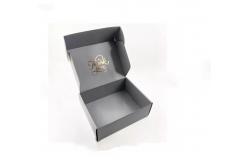 China Folding Clothes Packaging Box Varnishing Paperboard Packaging Paper Boxes supplier
