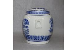 China Glossy Finish Oriental Blue And White Ceramic Cremation Urn 23x22cm Custom Shape supplier