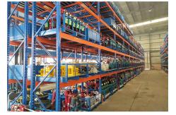 China Adjustable 6000mm Heavy Duty Pallet Racking System Robot Welding supplier
