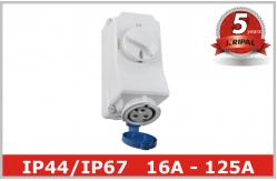 China 220V 380V Electrical Socket Outlets with Industrial Switch Interlock supplier